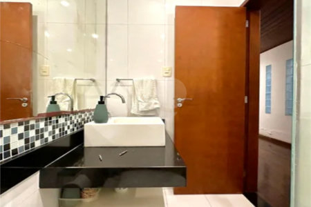 Casa de Vila à venda com 4 quartos, sendo 2 suítes,  em Botafogo, Rio de Janeiro, RJ