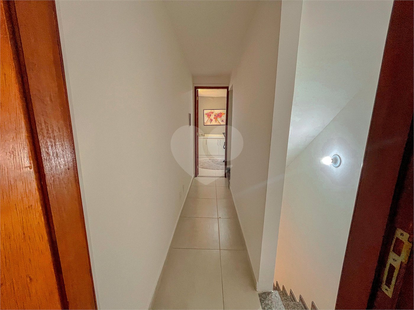 Casa à venda com 4 quartos, sendo 1 suíte, no condomínio Imperial Santa Cruz, Rio de Janeiro - RJ