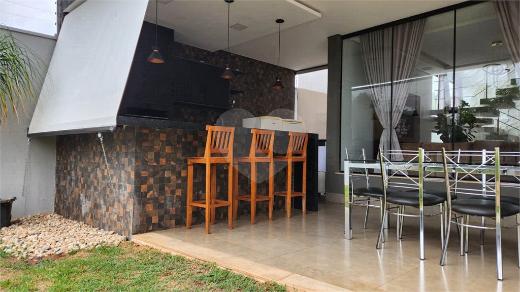Sobrado à venda com 4 quartos, sendo 2 suítes, em Jardim Botânico, Araraquara, SP