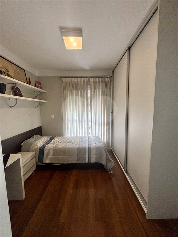 Casa à venda com 4 quartos, sendo 3 suítes, no condomínio Vila Carmel, São Paulo - SP