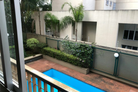 Apartamento à venda com 4 quartos, sendo 3 suítes, em Alto da Boa Vista, São Paulo, SP