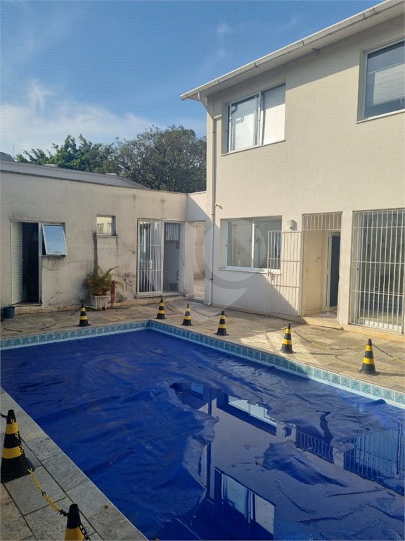 Sobrado à venda com 6 suítes em Alto de Pinheiros, São Paulo, SP