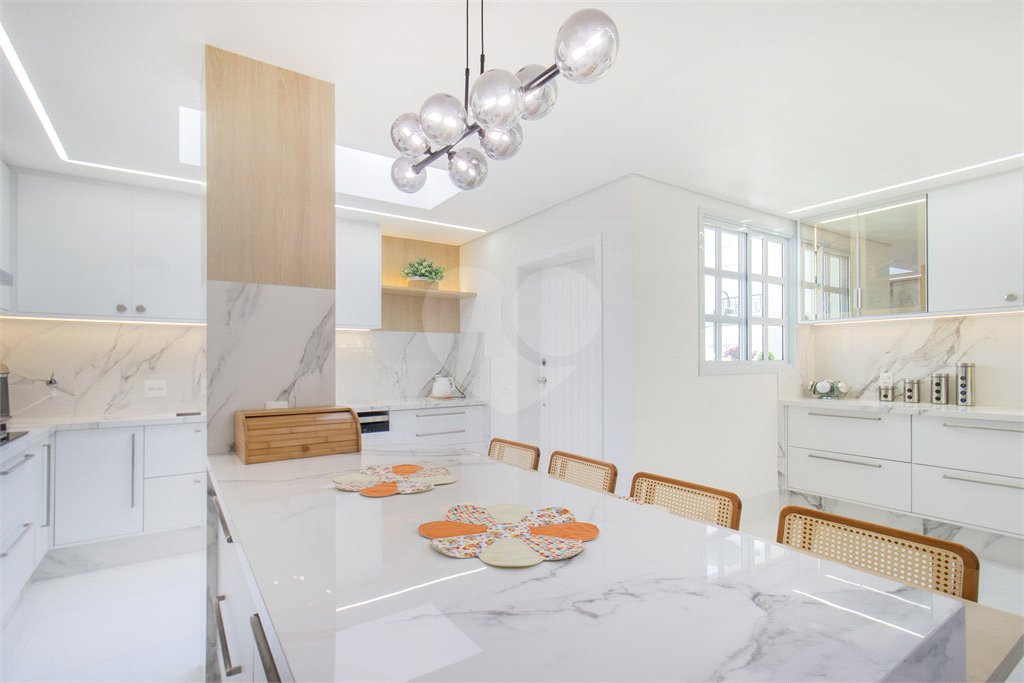 Casa à venda com 4 suítes no condomínio Conde D Eu, São Paulo - SP