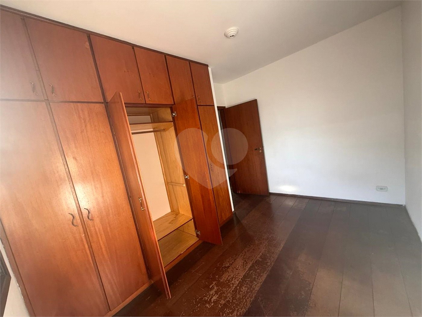 Sobrado à venda com 3 quartos, sendo 1 suíte,  em Vila Santo Antônio, São Paulo, SP