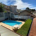 Casa à venda com 3 quartos, sendo 1 suíte, com vista deslumbrante em Recreio Maristela, Atibaia