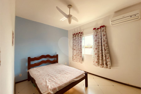 Casa em condomínio para alugar com 2 quartos, sendo 1 suíte, em Caravelas, Armação dos Búzios, RJ