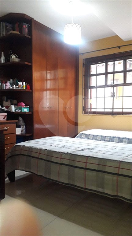 Casa à venda com 5 quartos, sendo 3 suítes,  em Vila Oliveira, Mogi das Cruzes, SP