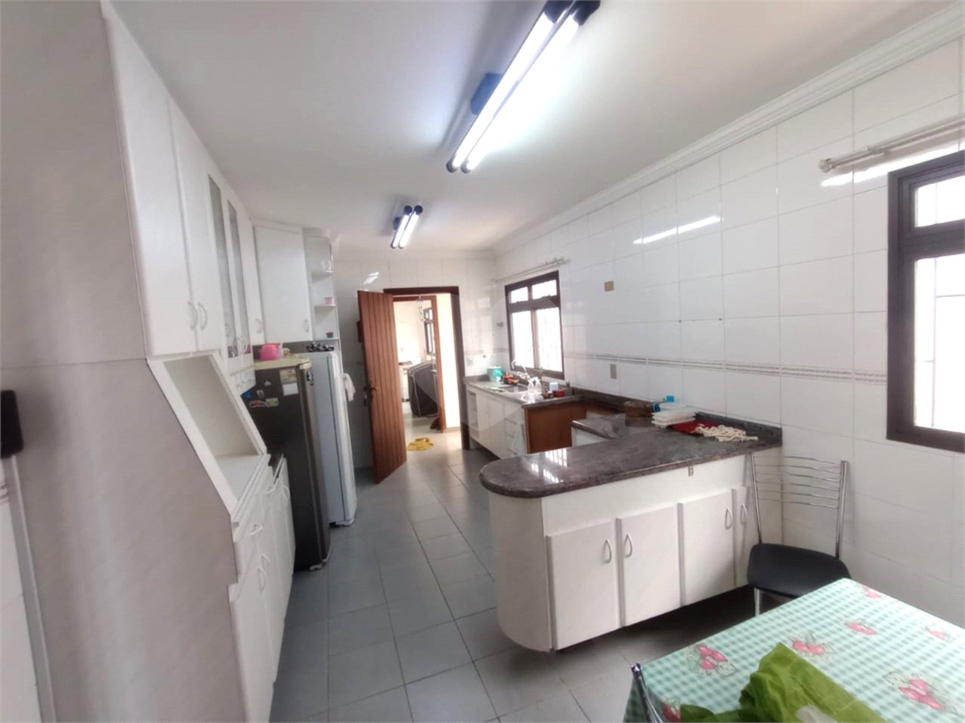Sobrado à venda com 4 quartos, sendo 1 suíte, em Vila Macedópolis, São Paulo, SP
