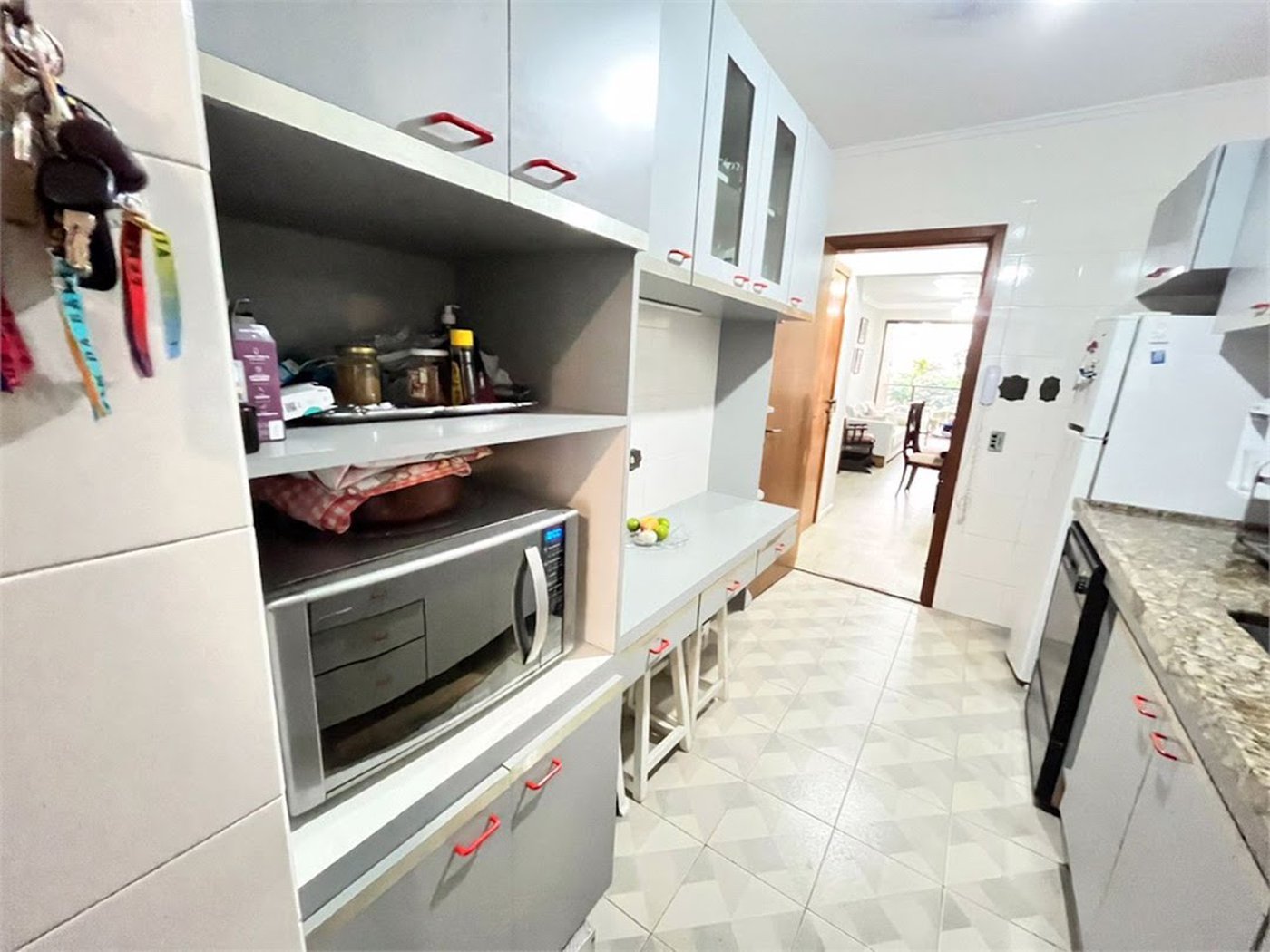 Apartamento com 2 Quartos e 2 Vagas à Venda em Pitangueiras – Guarujá/SP