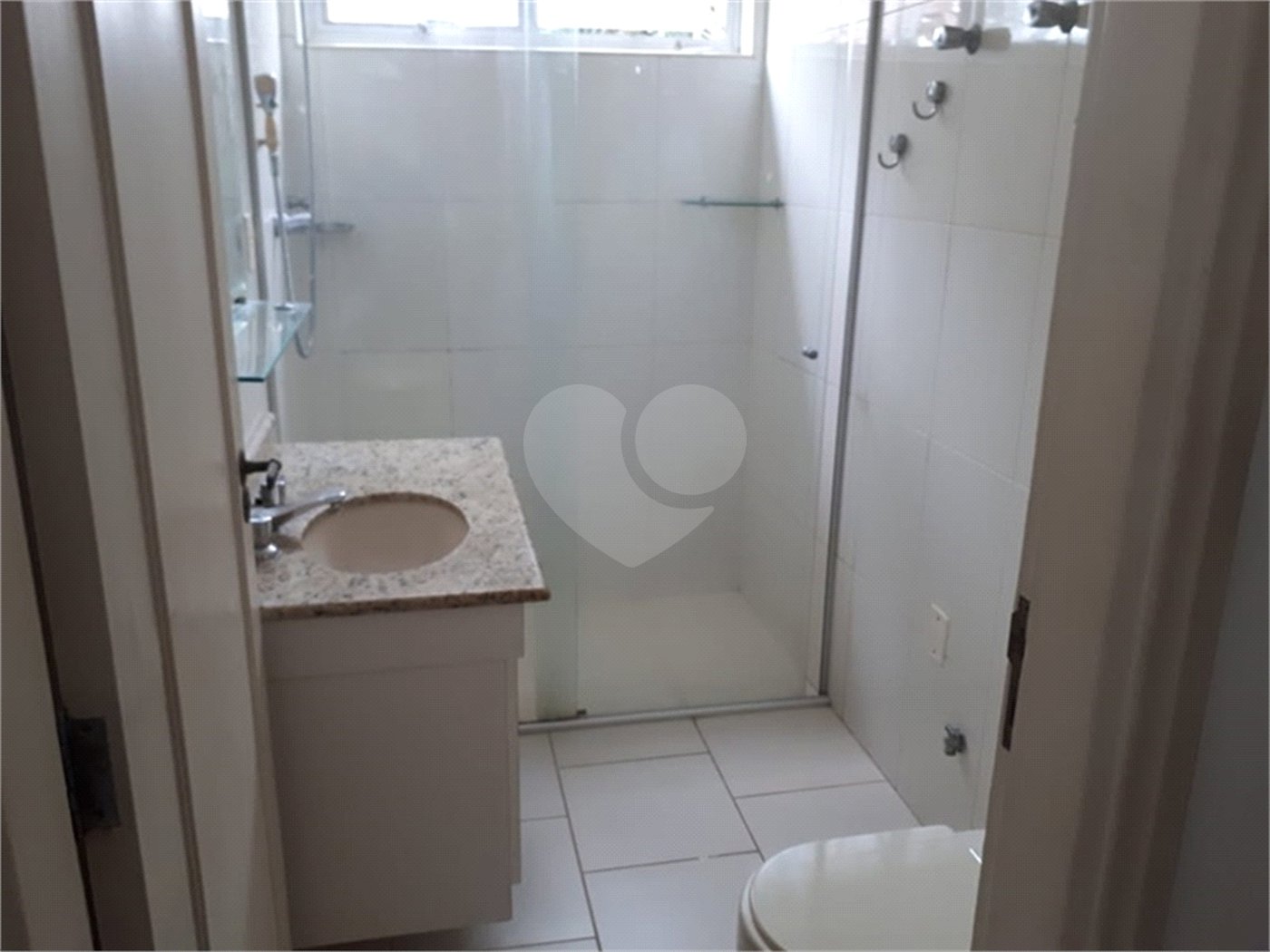 Sobrado à venda com 5 quartos, sendo 3 suítes, em Tremembé, São Paulo, SP