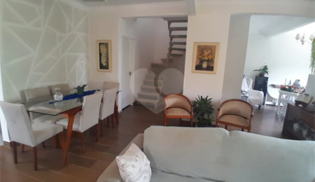 Sobrado à venda com 3 quartos, sendo 1 suíte,  em Serra da Cantareira, Mairiporã, SP