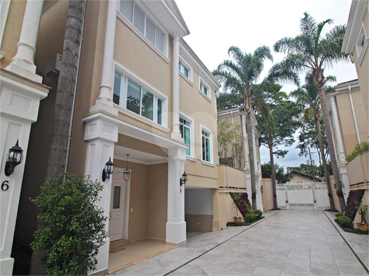 Casa à venda com 3 suítes no condomínio Brooklin Hills, São Paulo - SP