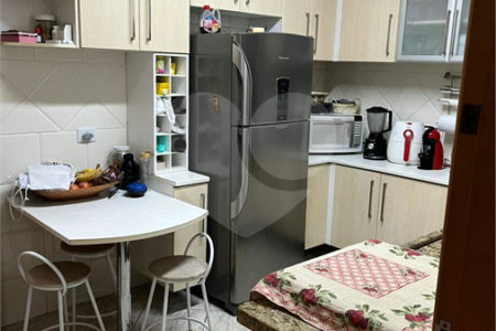 Casa à venda com 3 quartos, sendo 2 suítes, no condomínio Palmas, São Paulo - SP