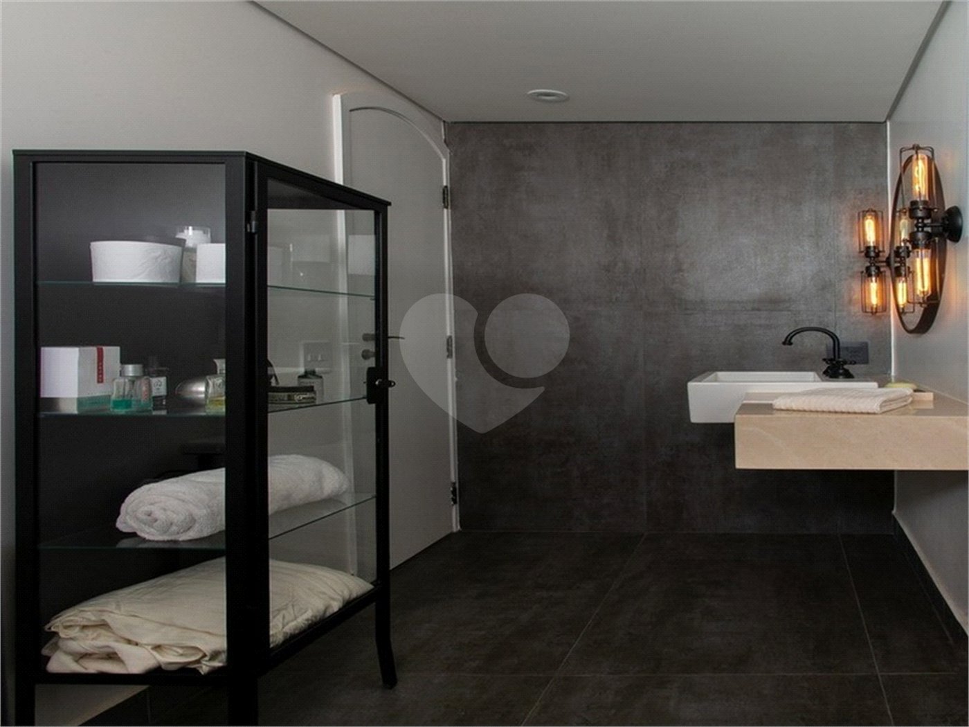 Apartamento à venda com 3 quartos, sendo 2 suítes,  em Campo Belo, São Paulo, SP