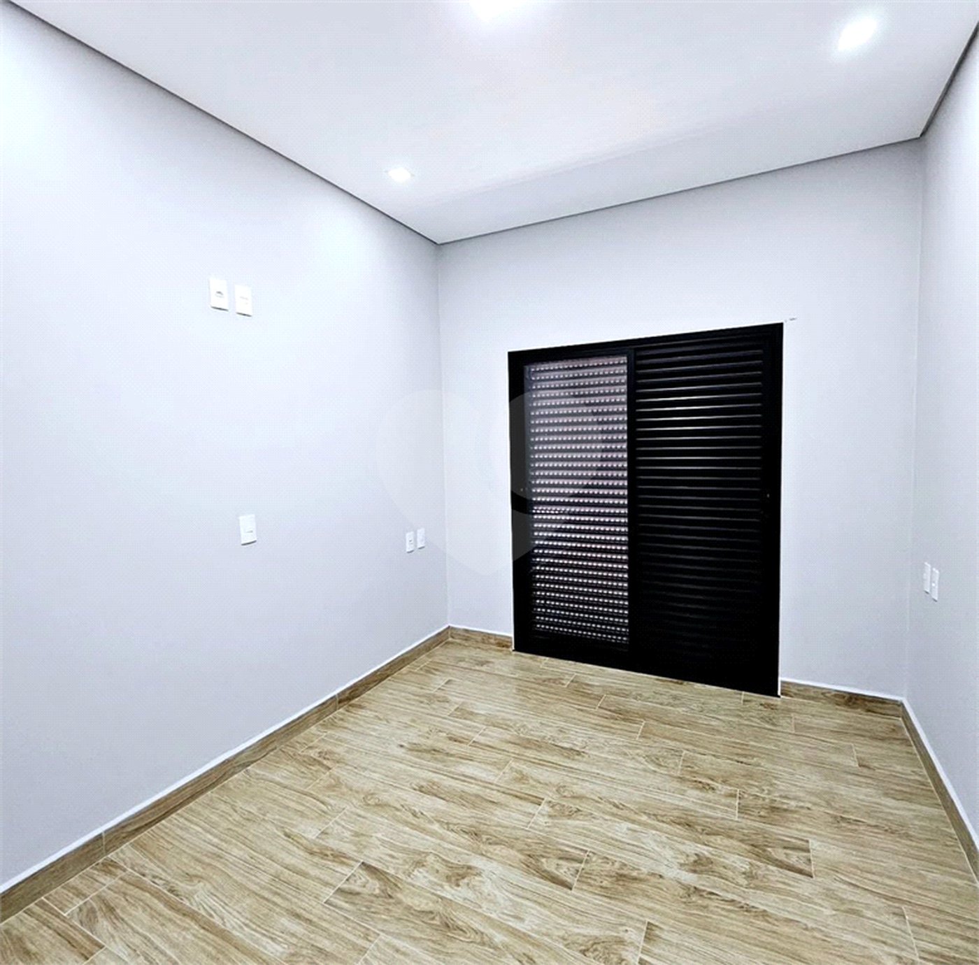 Casa à venda com 3 quartos, sendo 1 suíte, no condomínio Parque Ibiti Reserva, Sorocaba - SP