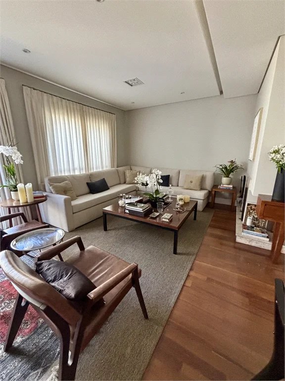 Casa à venda com 4 quartos, sendo 3 suítes,  no condomínio Vila Carmel, São Paulo - SP