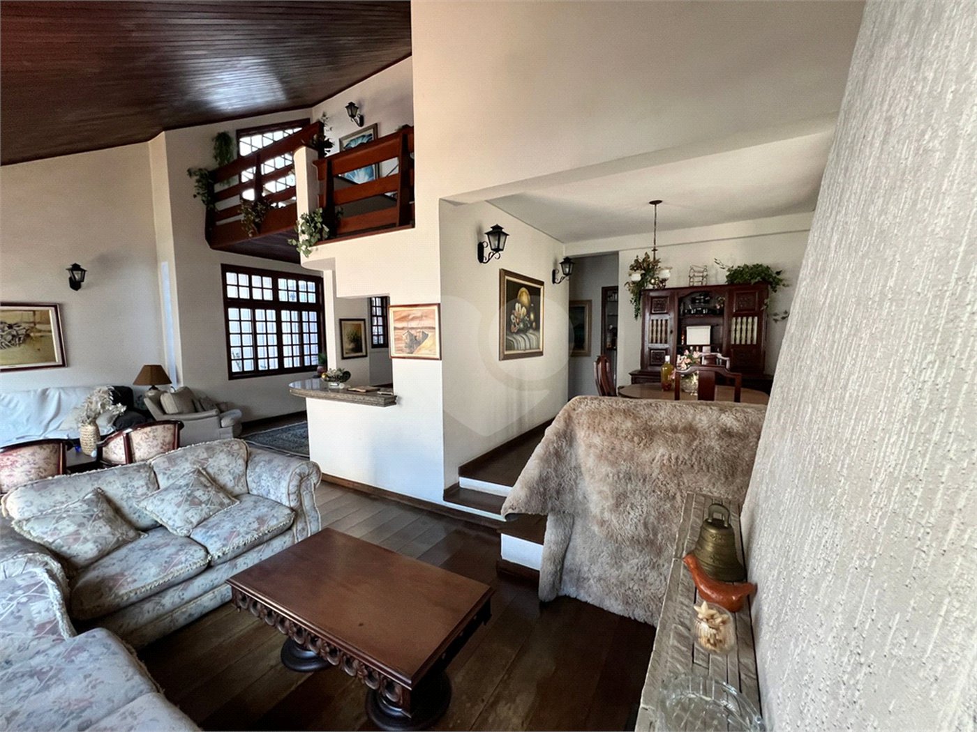 Casa à venda com 4 quartos, sendo 3 suítes, em Chácara Monte Alegre, São Paulo, SP