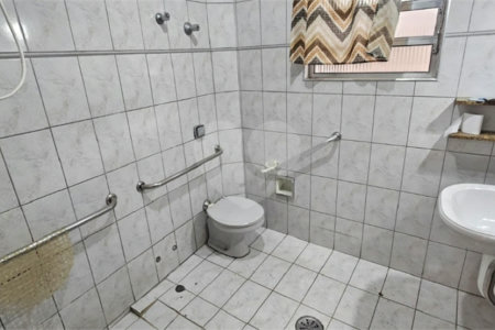 Sobrado à venda com 5 quartos, sendo 1 suíte, em Interlagos, São Paulo, SP