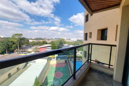 Apartamento à venda com 3 quartos, sendo 1 suíte, em Parque São Domingos, São Paulo, SP