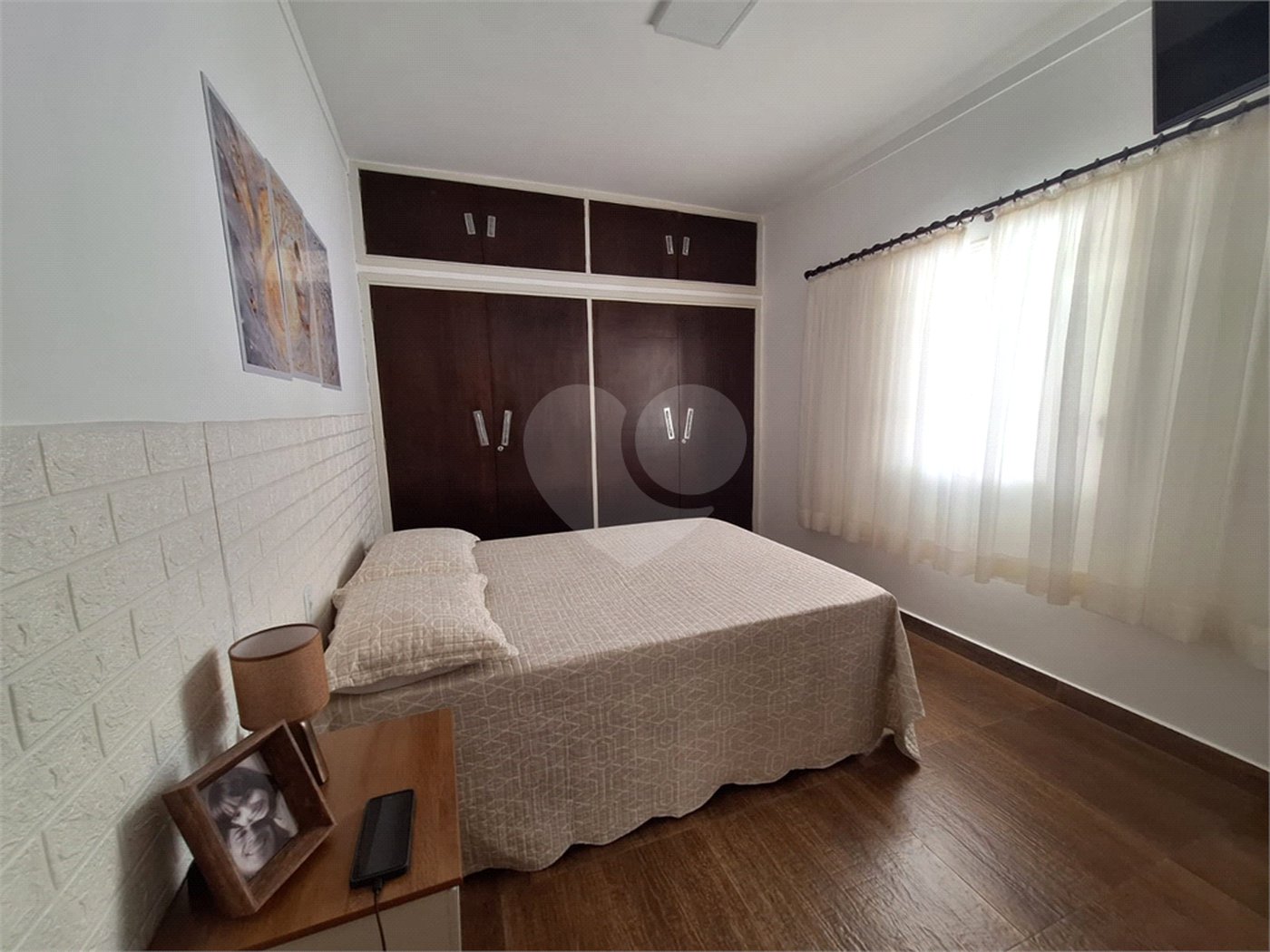 Casa à venda com 2 dormitórios á venda.