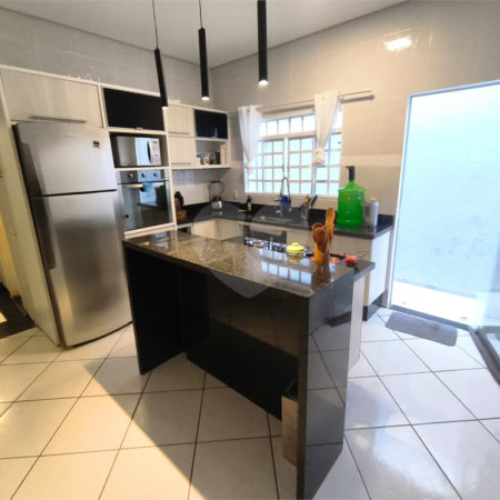 Casa à venda com 3 quartos, sendo 2 suítes,  em Vila Carolina, Itapetininga, SP