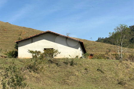 Sítio à venda com 3 suítes em Bairro do Cambará, São Roque, SP