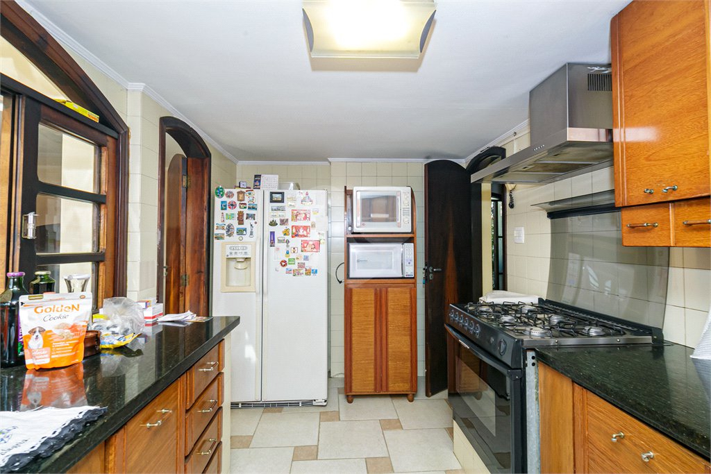 Sobrado à venda com 4 quartos, sendo 1 suíte, em Alto da Boa Vista, São Paulo, SP