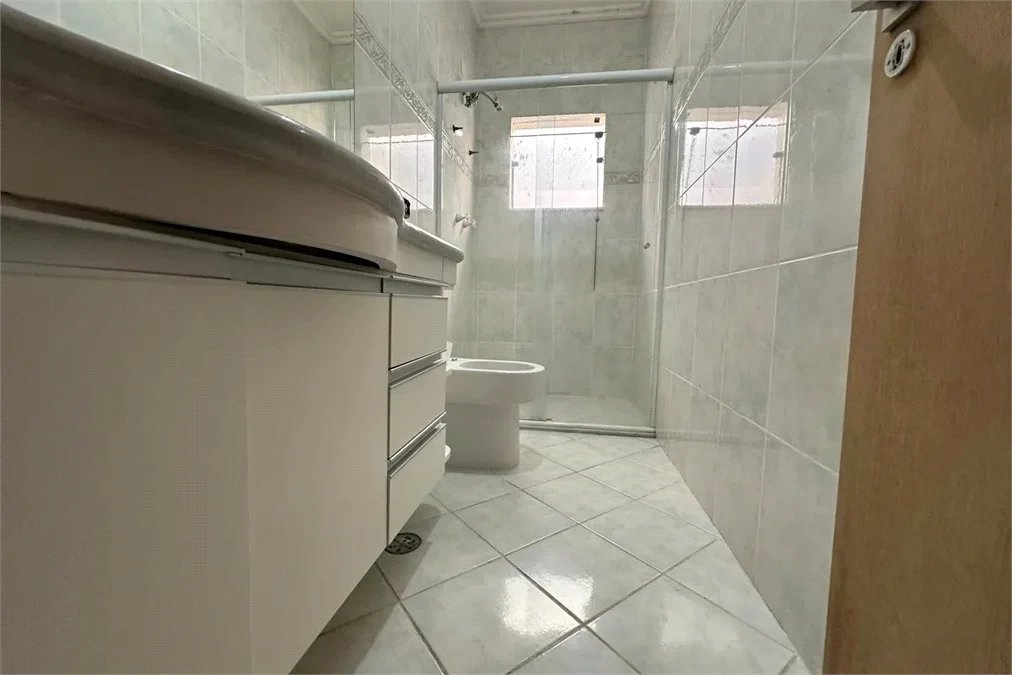 Sobrado à venda com 4 quartos, sendo 2 suítes,  em Vila Ipojuca, São Paulo, SP
