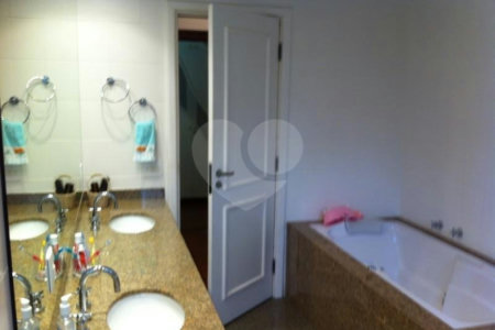 Apartamento à venda com 4 suítes em Real Parque, São Paulo, SP