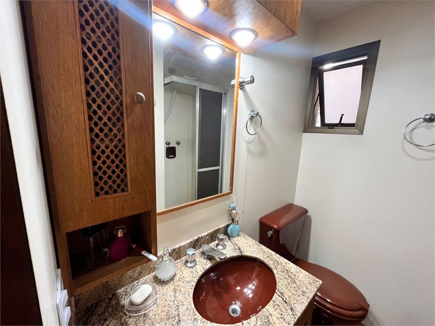 Apartamento com 2 Quartos e 2 Vagas à Venda em Pitangueiras – Guarujá/SP
