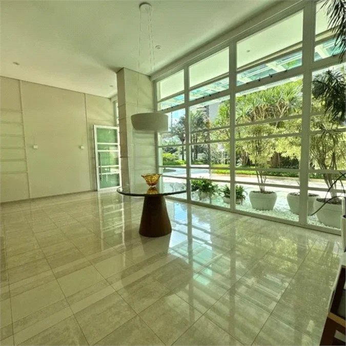 Apartamento à venda com 3 suítes em Vila Suzana, São Paulo, SP