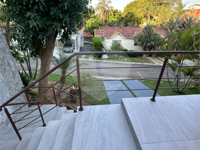 Casa à venda com 4 quartos, sendo 1 suíte,  no condomínio Jardim das Acácias, Cotia - SP