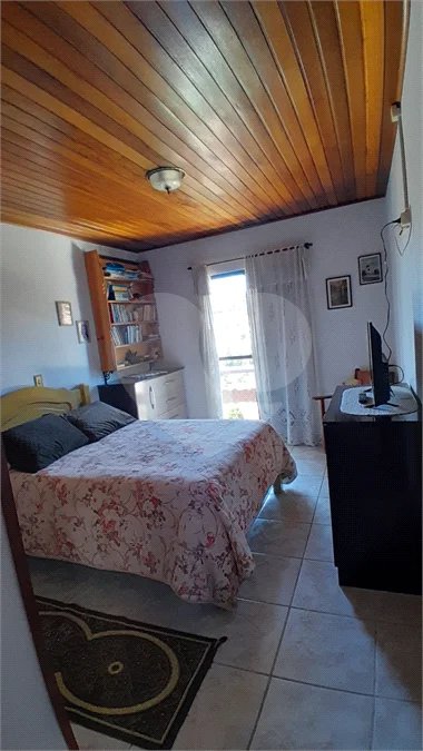 Sobrado à venda com 3 quartos, sendo 1 suíte, em Vila Isabela, Campos do Jordão, SP