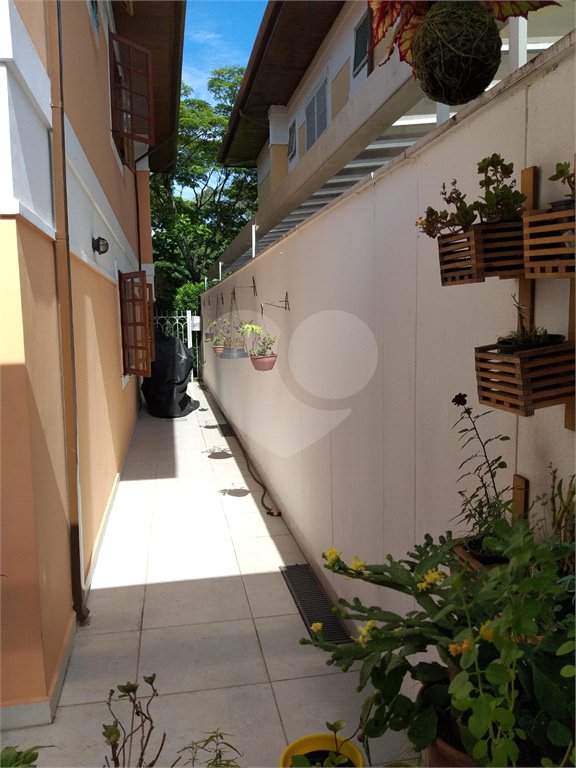 Casa à venda com 4 quartos, sendo 2 suítes, no condomínio Vila Panamericana, São Paulo - SP