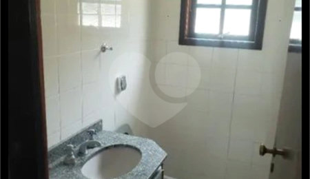 Sobrado à venda com 4 quartos, sendo 1 suíte,  em Tremembé, São Paulo, SP