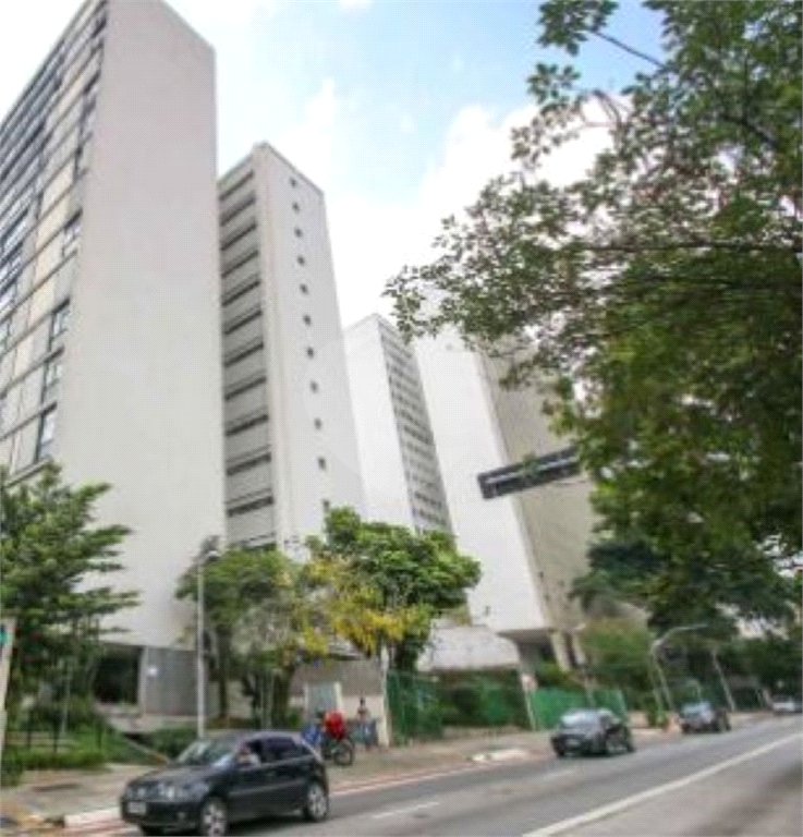 Apartamento à venda com 3 quartos, sendo 1 suíte, em Pinheiros, São Paulo, SP