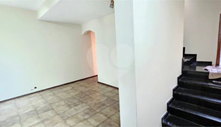 Sobrado à venda com 3 quartos, sendo 1 suíte,  em Jardim Humaitá, São Paulo, SP