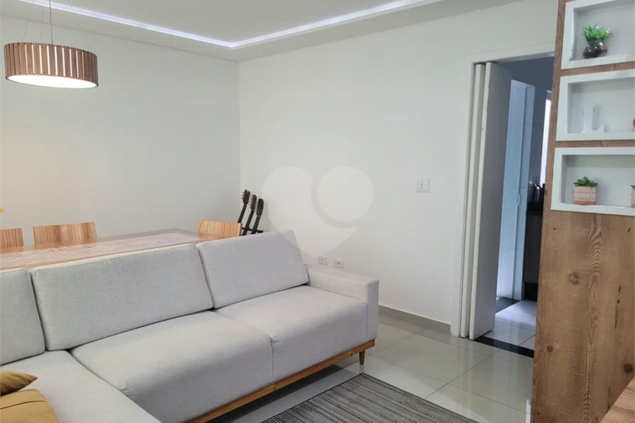 Casa à venda com 3 quartos, sendo 1 suíte, no condomínio Residencial Isabel, São Paulo - SP