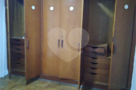 Sobrado à venda com 3 quartos em Vila Cordeiro, São Paulo, SP