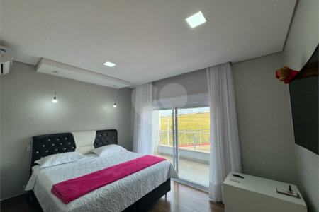 Casa à venda com 4 quartos, sendo 1 suíte,  no condomínio Condomíno Helena Maria, Sorocaba - SP