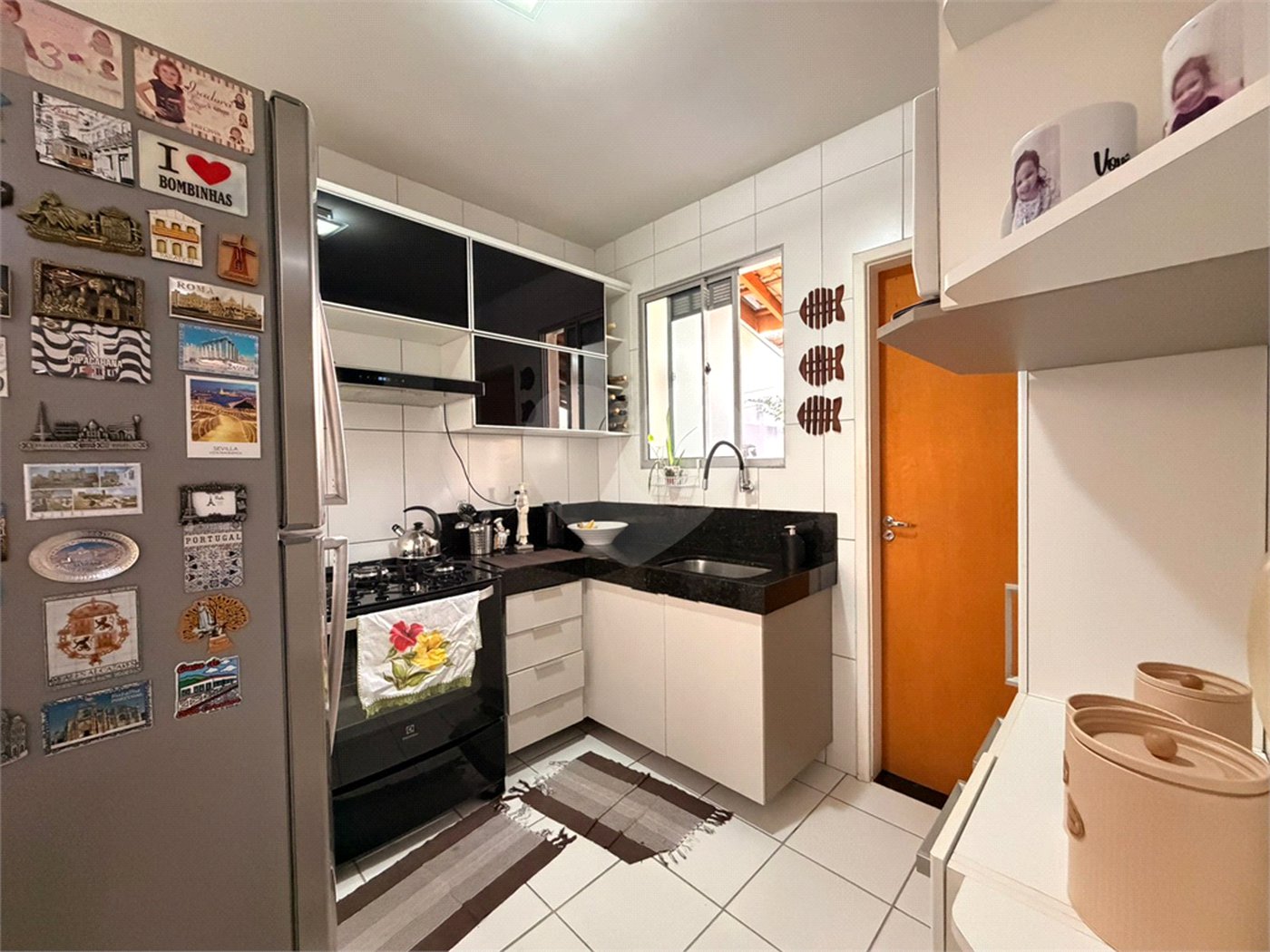 Casa à venda com 3 quartos, sendo 1 suíte, no condomínio Village Sarriá, Sorocaba - SP