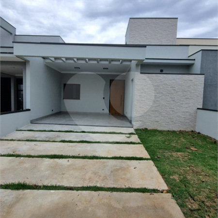 Casa à venda com 3 quartos, sendo 1 suíte, no condomínio Village Moutonnée, Salto - SP
