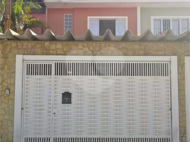 Sobrado à venda com 3 quartos, sendo 1 suíte,  em Tremembé, São Paulo, SP