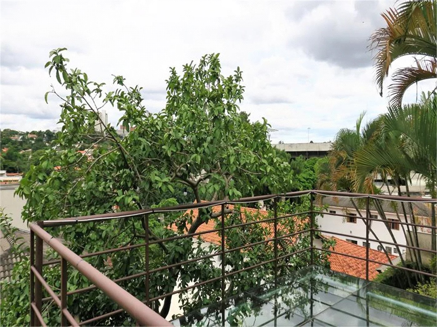 Casa à venda com 4 quartos, sendo 2 suítes, em Jardim Leonor, São Paulo, SP