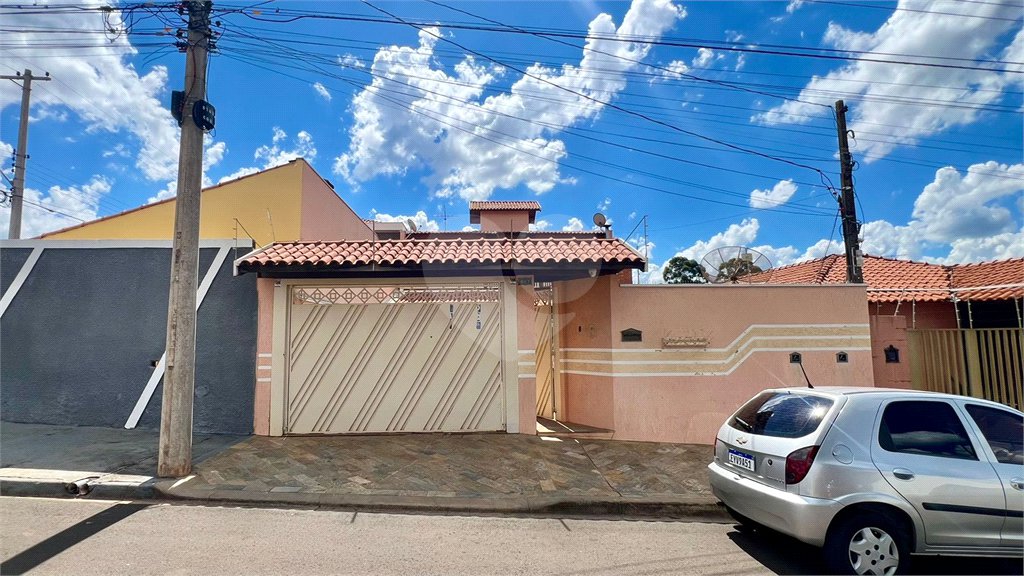Sobrado à venda com 4 quartos, em Residencial Itamarati