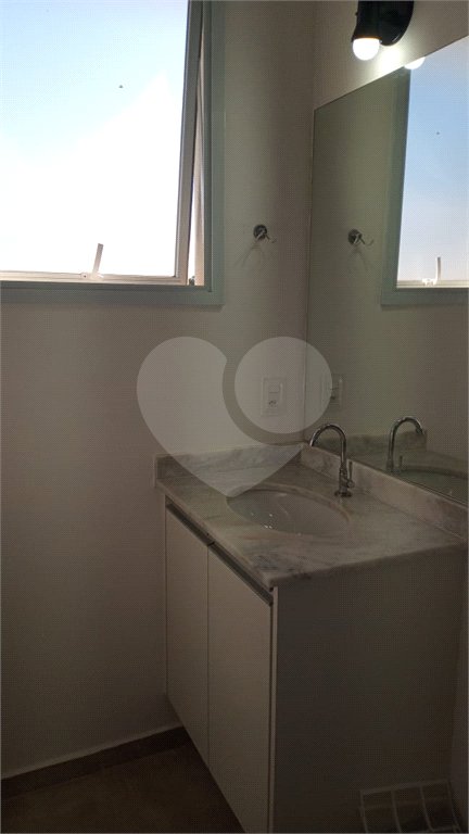 Casa para alugar com 3 quartos, sendo 1 suíte, no condomínio Vila Quinta dos Manacás, Vinhedo - SP