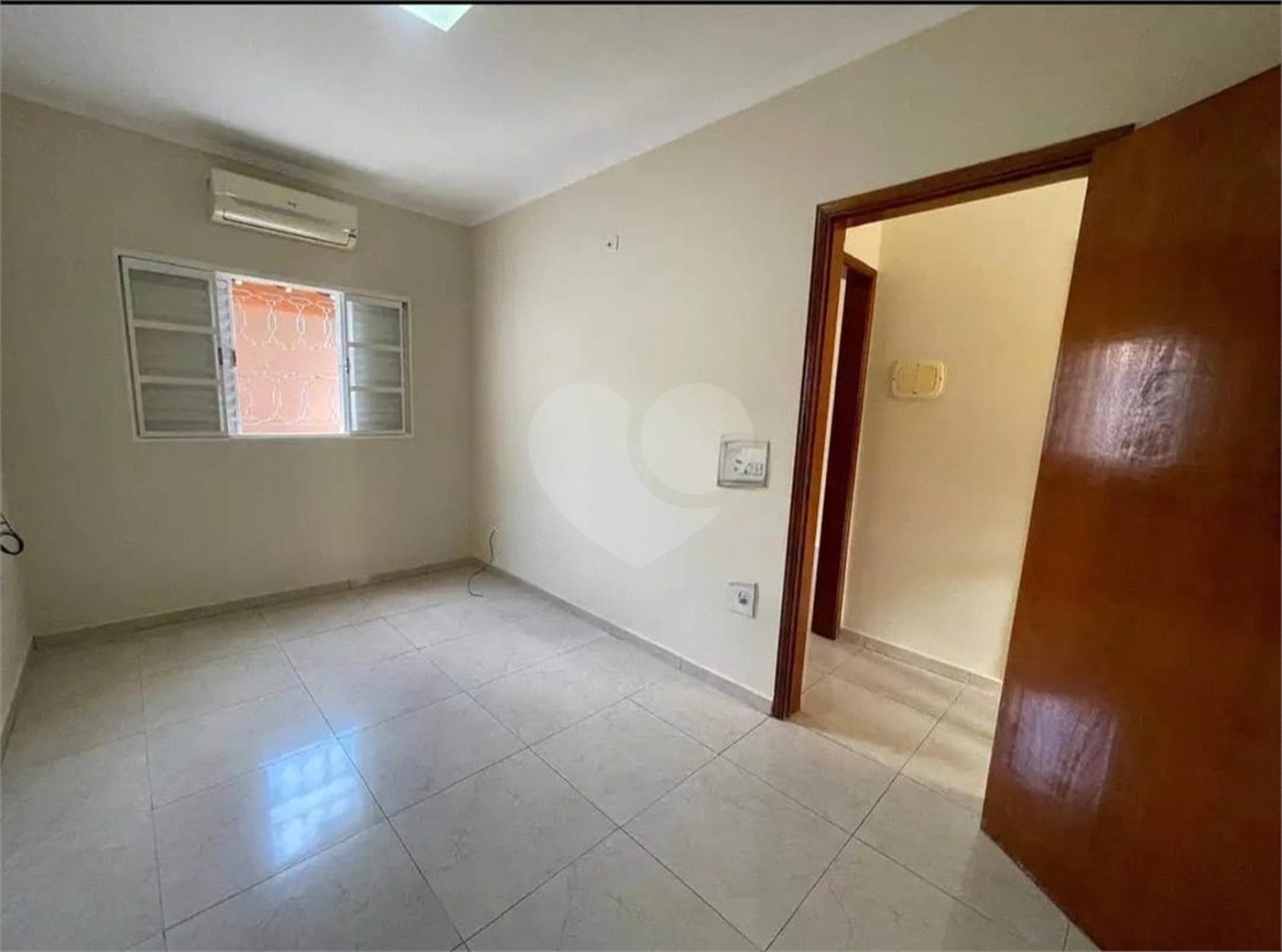 Casa à venda com 2 quartos, sendo 1 suíte, no condomínio Alvorada, Araraquara - SP