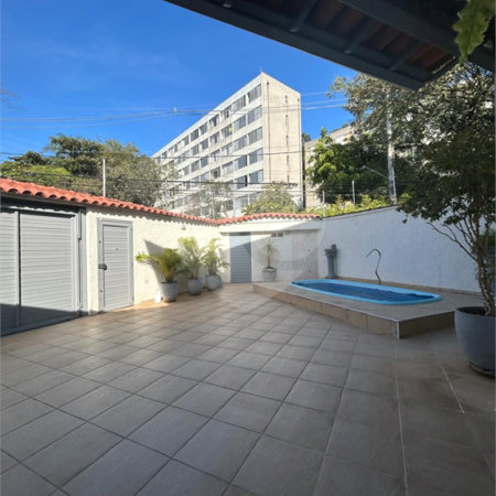 Sobrado à venda com 3 quartos, sendo 1 suíte, em Jardim Jussara, São Paulo, SP