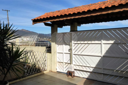 Casa Térrea para alugar com 3 quartos, sendo 1 suíte, em Jardim Alvinópolis, Atibaia, SP