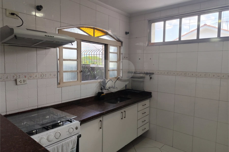 Sobrado à venda com 2 quartos em Vila Nivi, São Paulo, SP